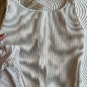 Set of 3 Aritzia white tops
